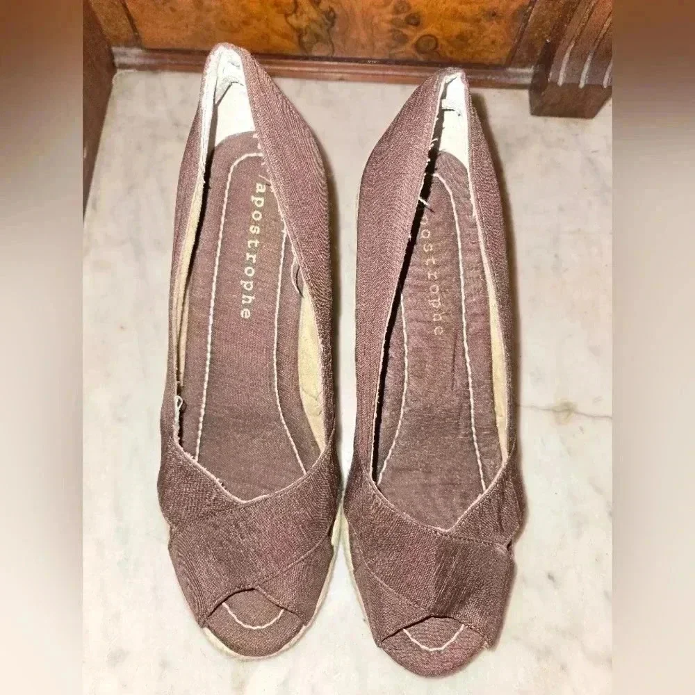 Apostrophe Wedges Size 6.5